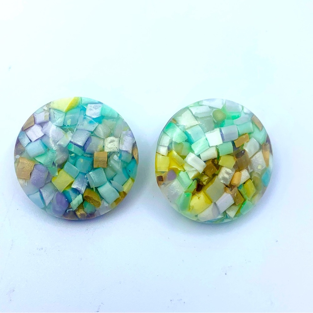 Vintage Lucite Chunk Clip On Earrings